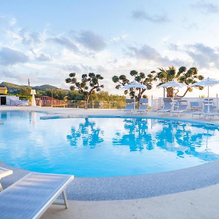 Hotel & Spa Relais Freedom Club マッサ・ルブレンセ エクステリア 写真