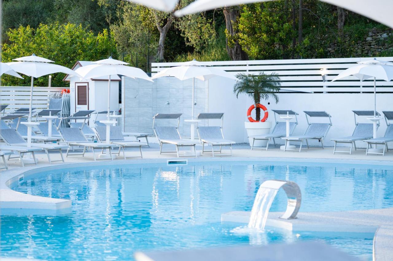 Hotel & Spa Relais Freedom Club マッサ・ルブレンセ エクステリア 写真